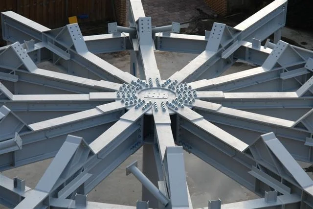 Esthetisch staal: Botsautohal Julianatoren